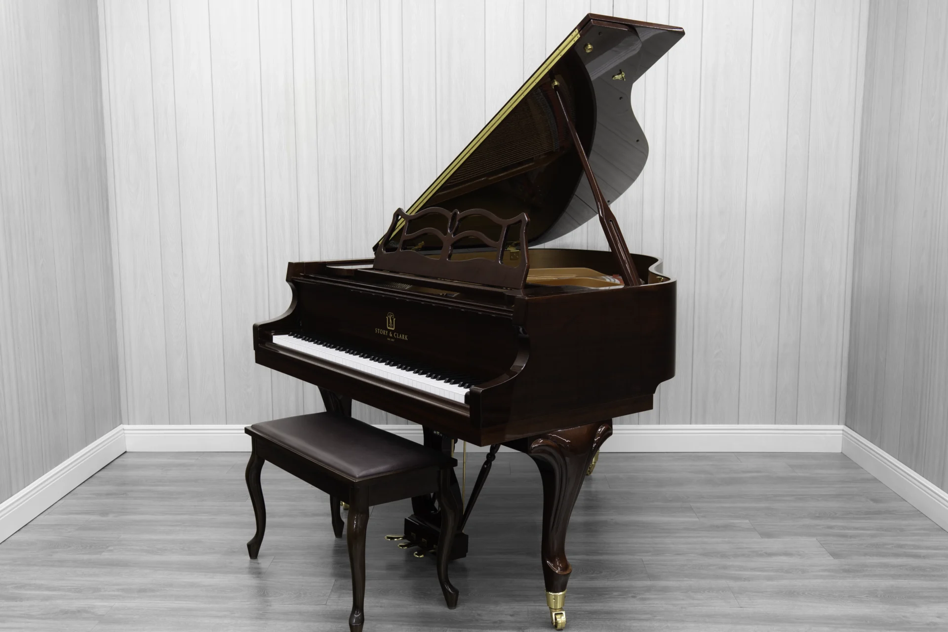 Story & Clark SCH60QA Baby Grand Piano
